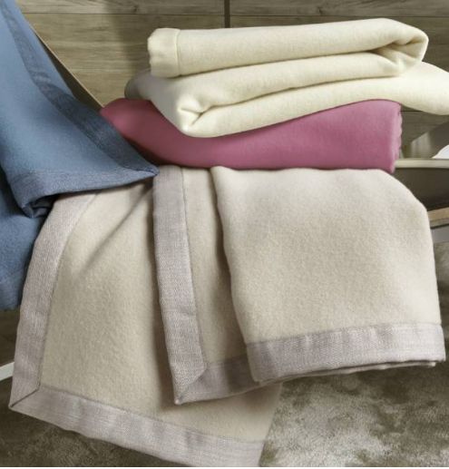 Vacchetti | Coperta 1 Piazza E Mezza 280gr. Tinta Unita Bordo In Tessuto Origami Light Lana 100% Merino Australiano